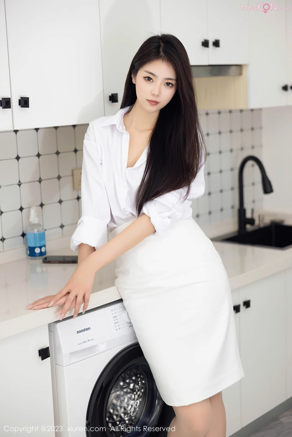 XIUREN No.7595 – 7604 (825 photos)