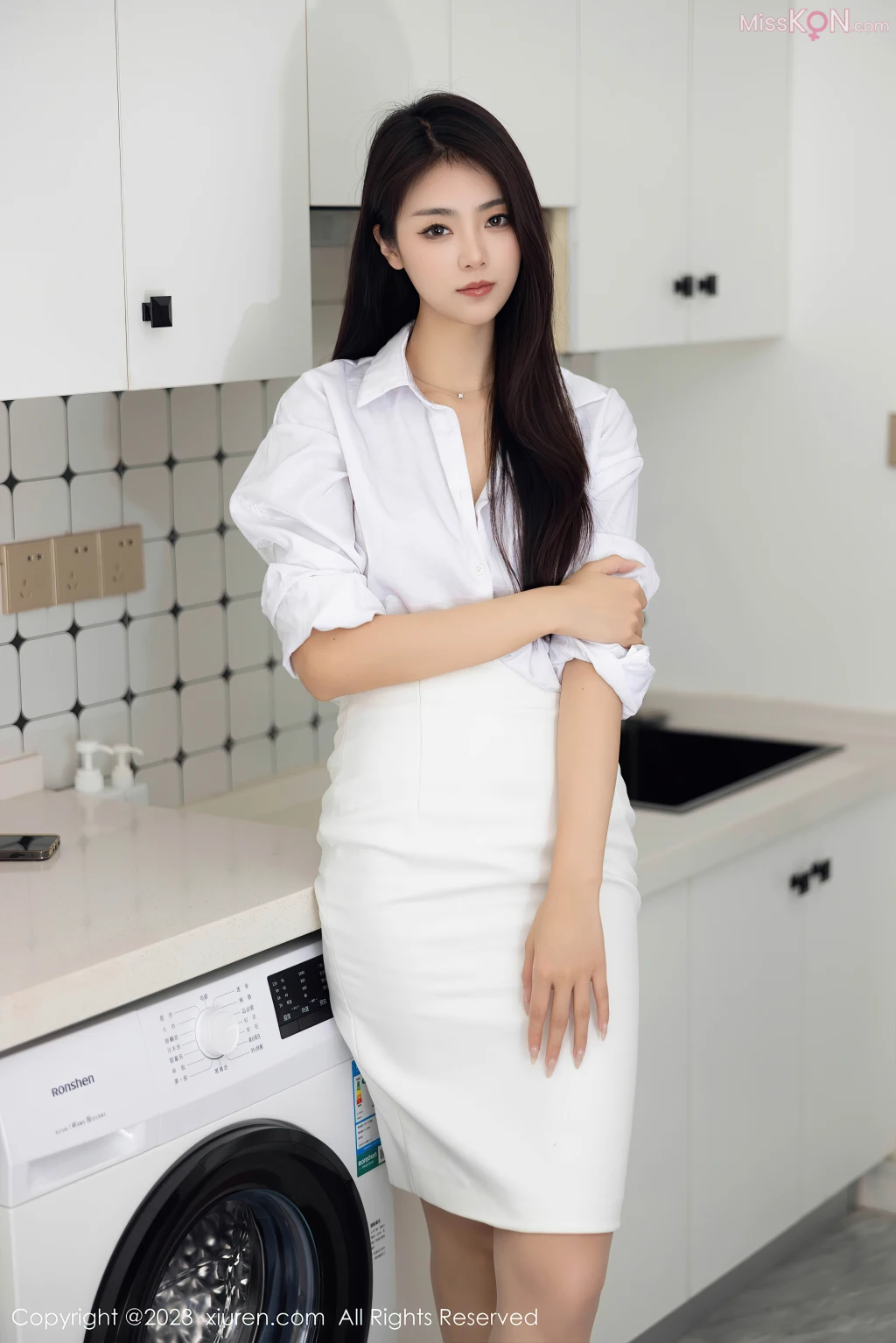 XIUREN No.7595 – 7604 (825 photos)