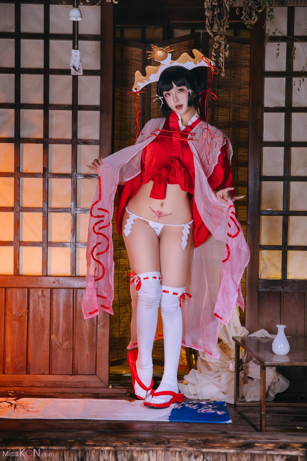 Coser@日奈娇: 辉夜巫女 (130 photos )