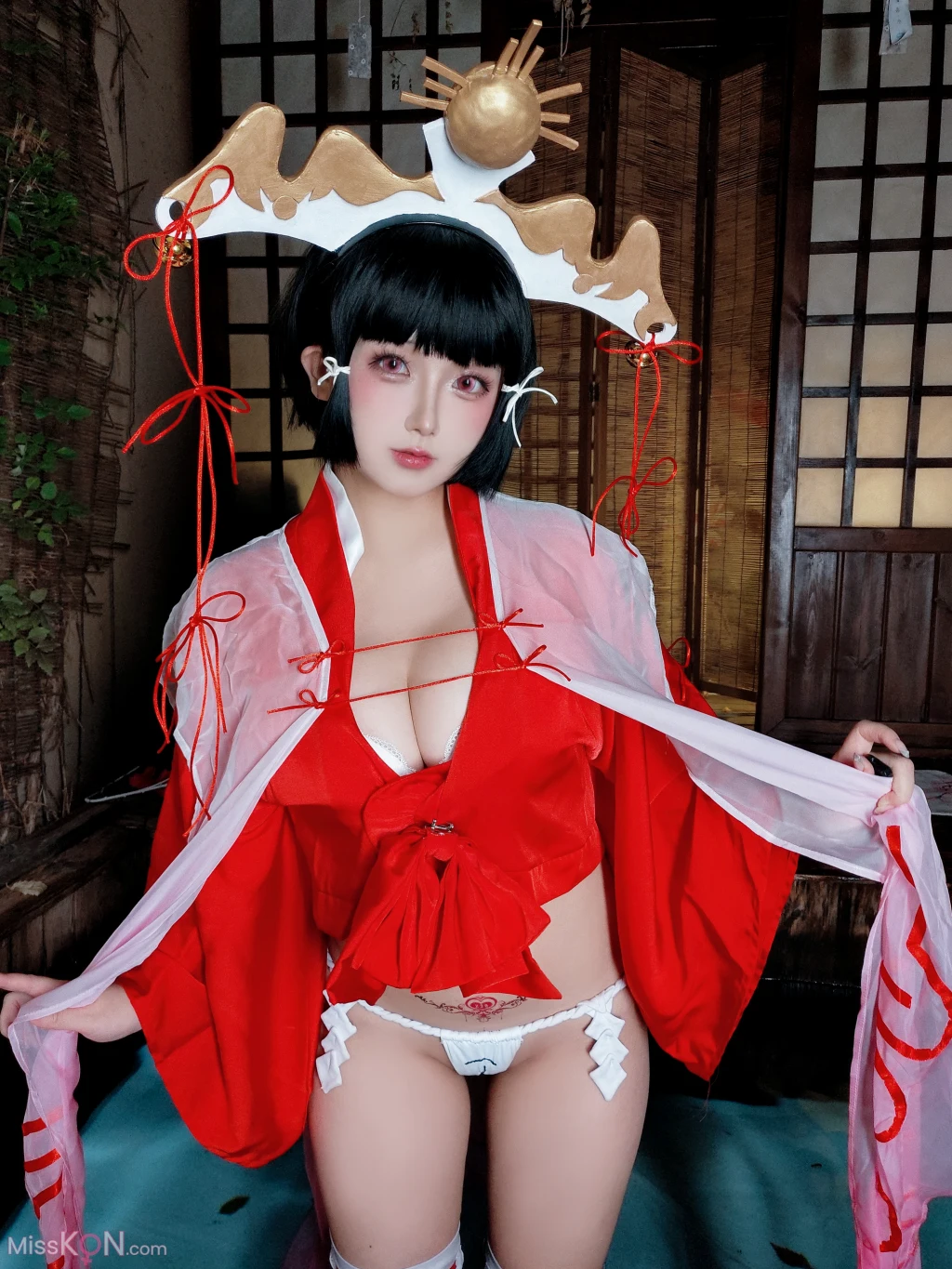 Coser@日奈娇: 辉夜巫女 (130 photos )
