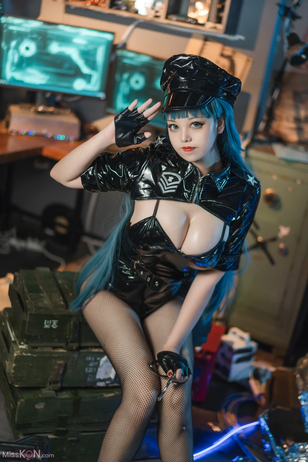 Coser@蜜汁猫裘: 胶衣女警 (51 photos) – Page 3