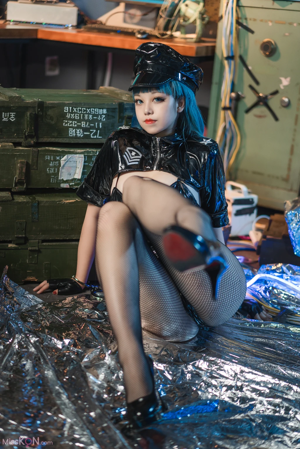 Coser@蜜汁猫裘: 胶衣女警 (51 photos) – Page 4