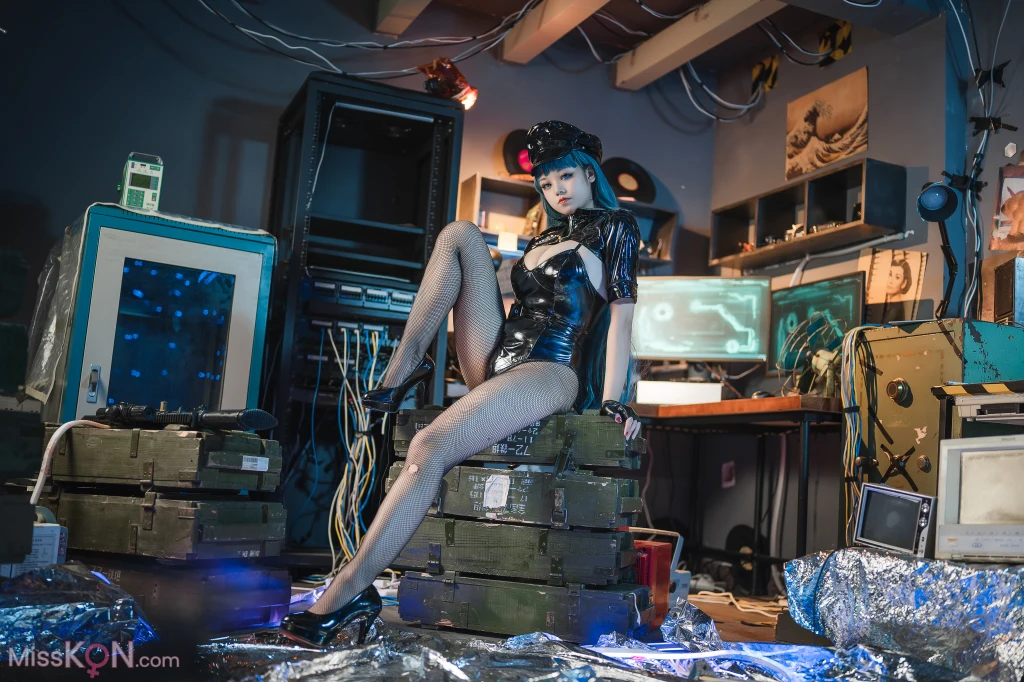 Coser@蜜汁猫裘: 胶衣女警 (51 photos) – Page 5
