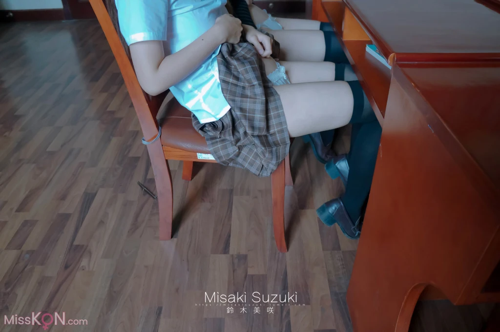 Coser@铃木美咲 (Misaki Suzuki): 百合盛开之时（正午）——羞耻！特殊的惩罚方式 (28 photos )