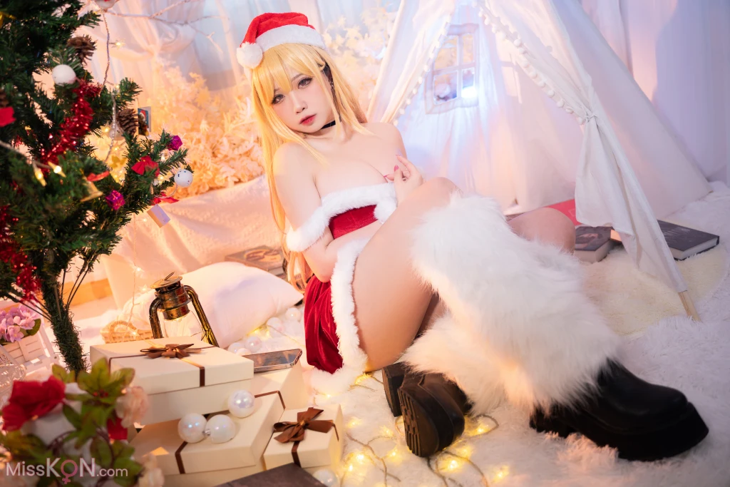 Coser@贞子蜜桃: 喜多川夢海 圣诞 (70 photos )