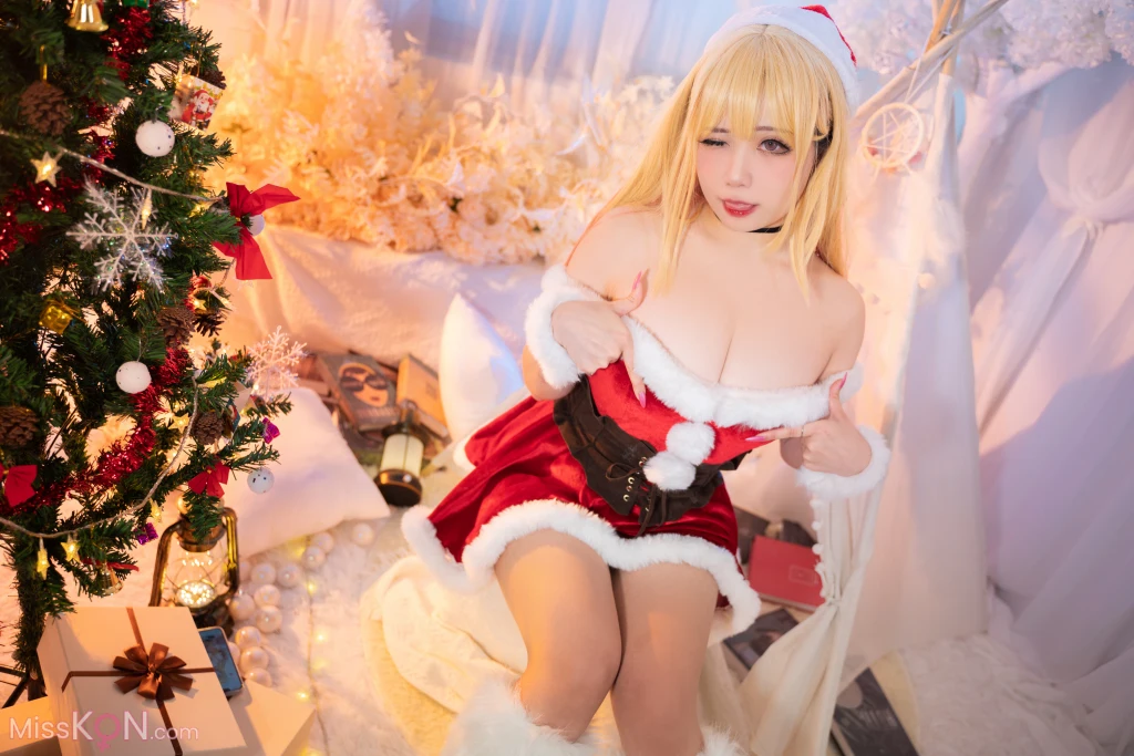 Coser@贞子蜜桃: 喜多川夢海 圣诞 (70 photos )