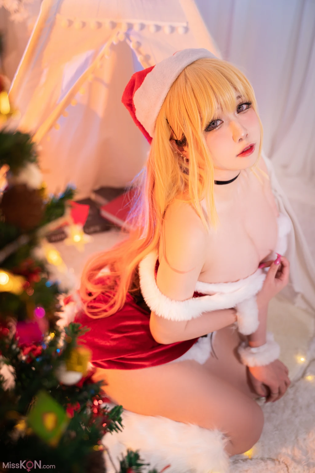 Coser@贞子蜜桃: 喜多川夢海 圣诞 (70 photos )