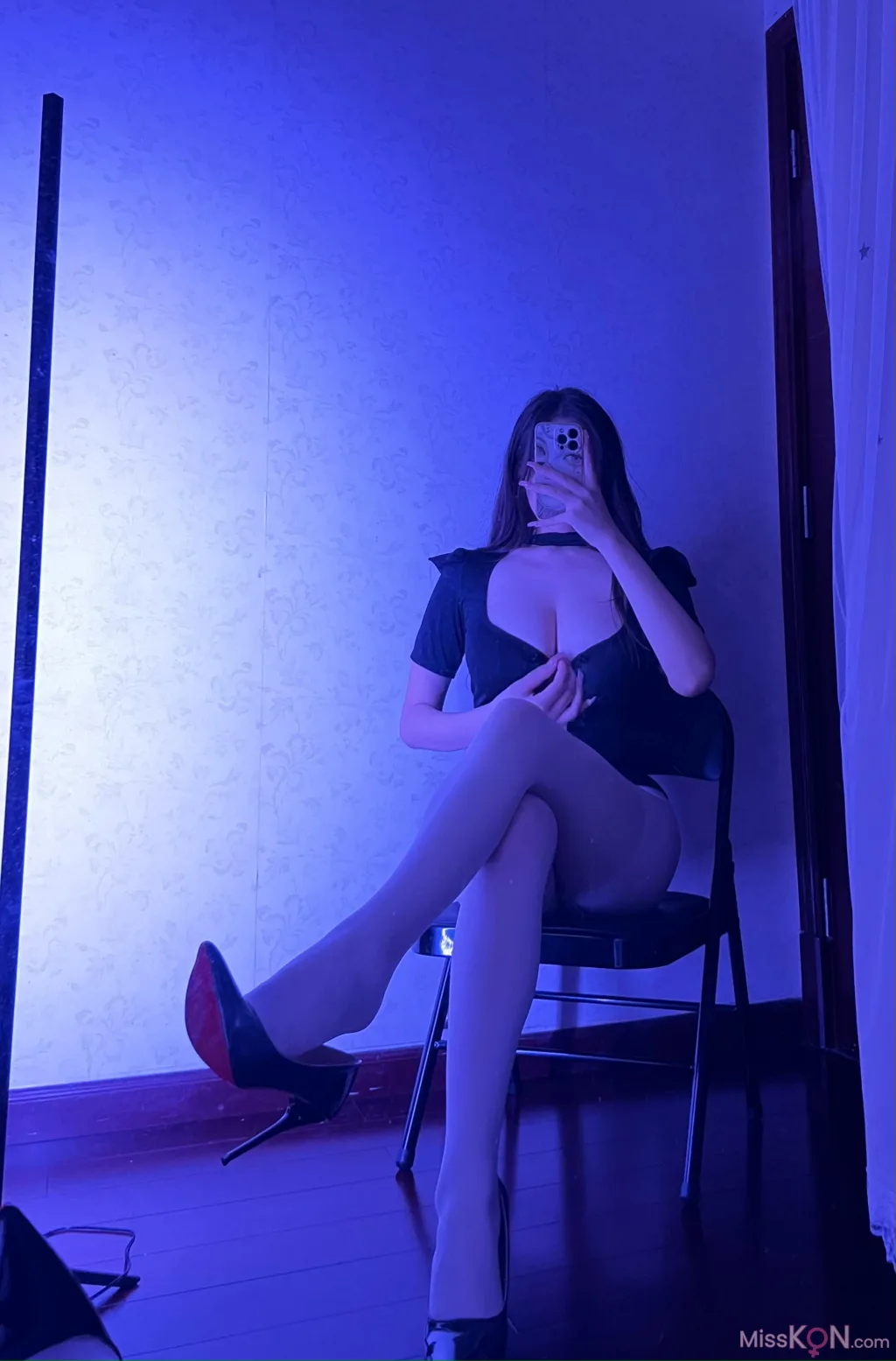 可可西yyy: 勒肉白丝袜 (34 photos + 6 videos) – Page 2