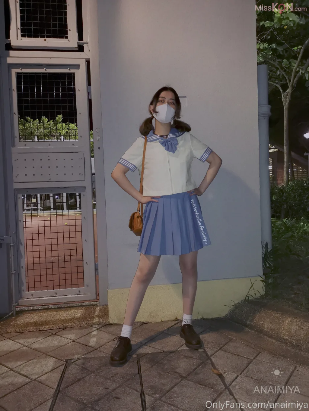 Coser@Anaimiya奶咪: 萌妹黑丝自拍福利 截至6月 (38 photos )