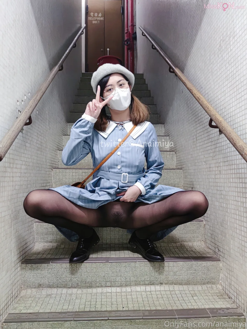 Coser@Anaimiya奶咪: 萌妹黑丝自拍福利 截至6月 (38 photos )