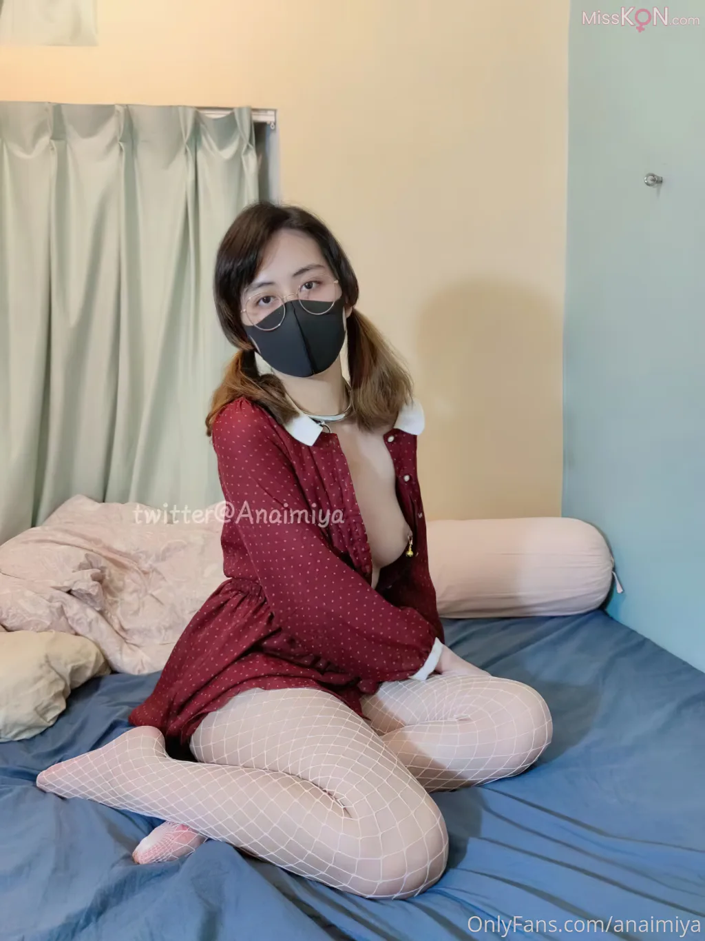 Coser@Anaimiya奶咪: 萌妹黑丝自拍福利 截至6月 (38 photos )