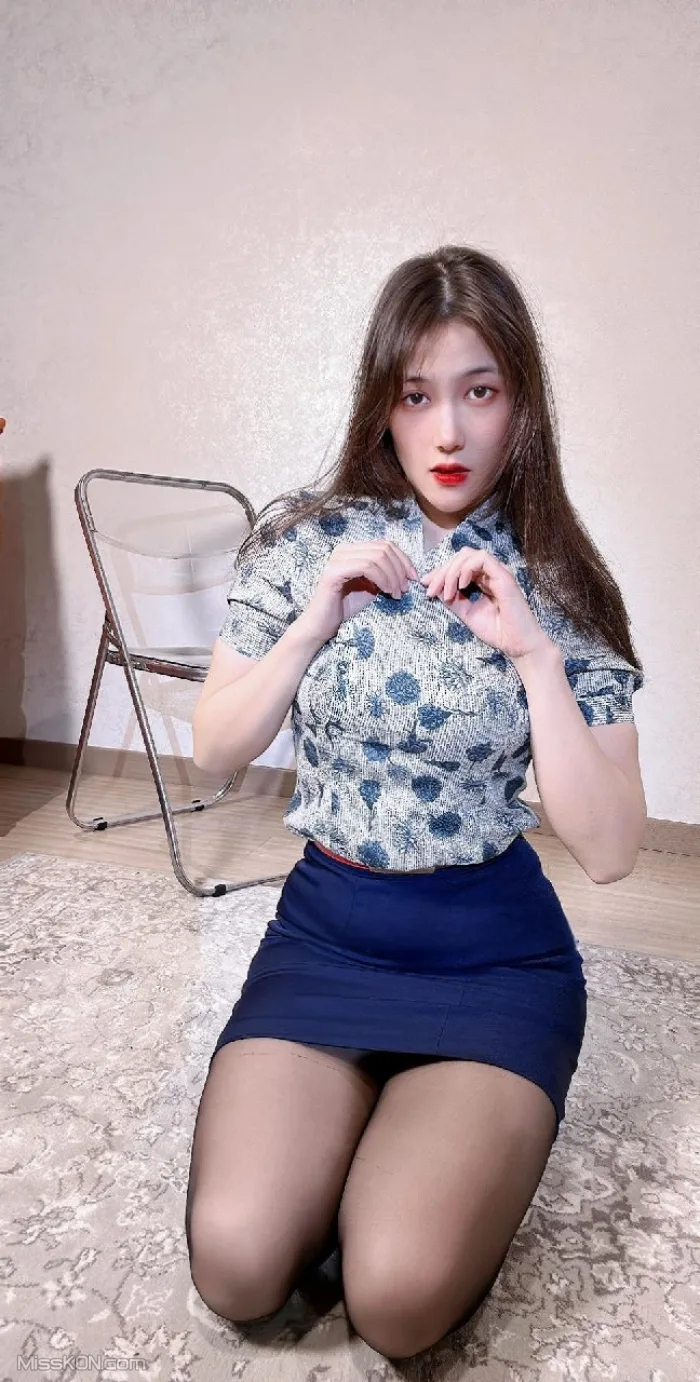 可可西yyy: 空姐黑丝美腿 (34 photos)
