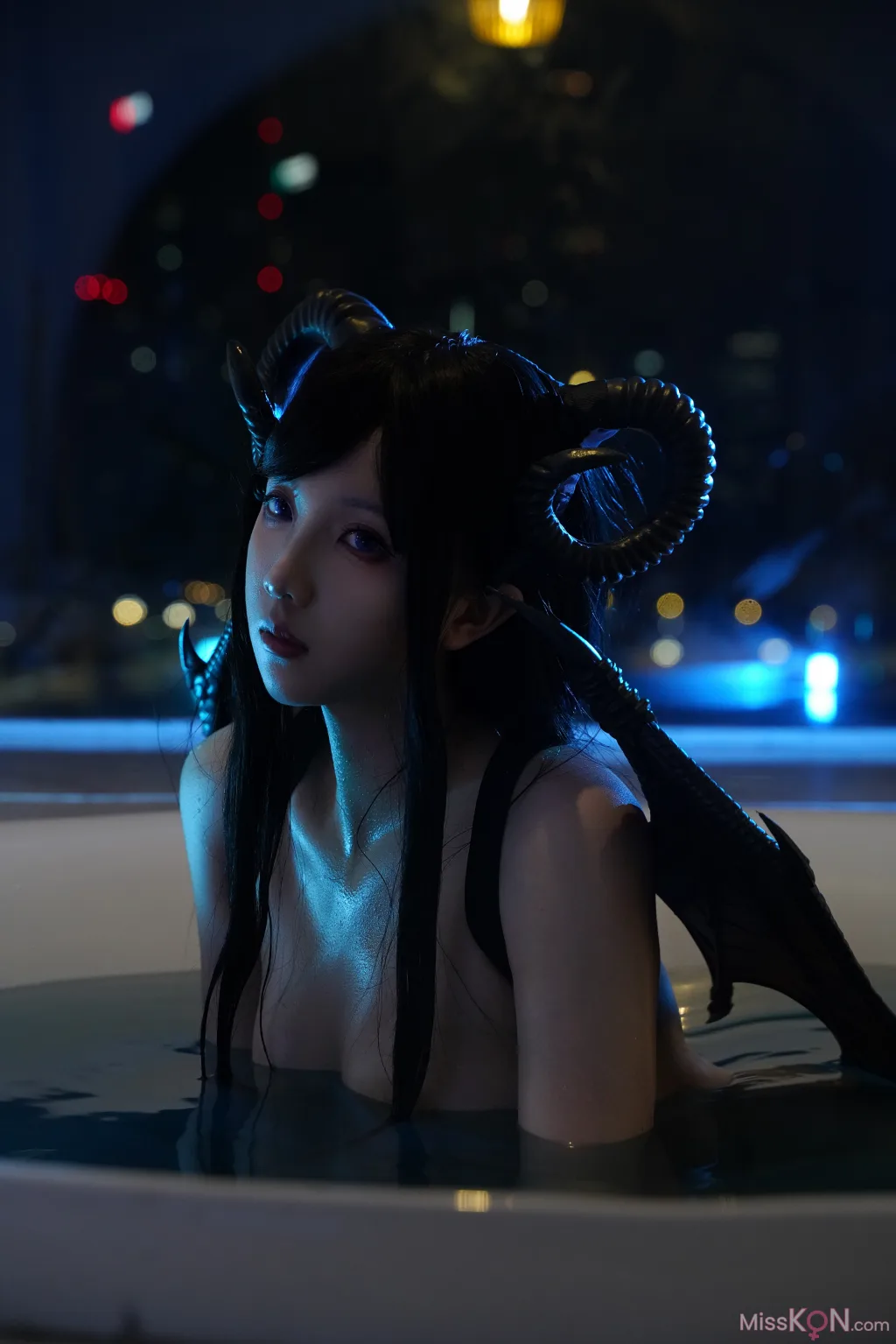 Coser@小和甜酒: 恶魔 (41 photos)