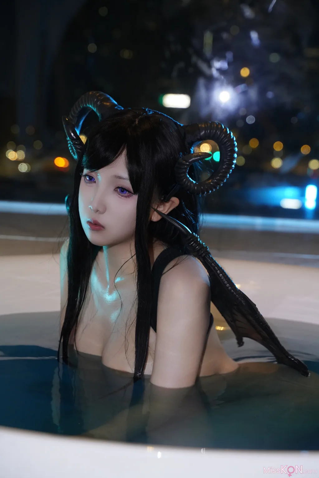 Coser@小和甜酒: 恶魔 (41 photos)