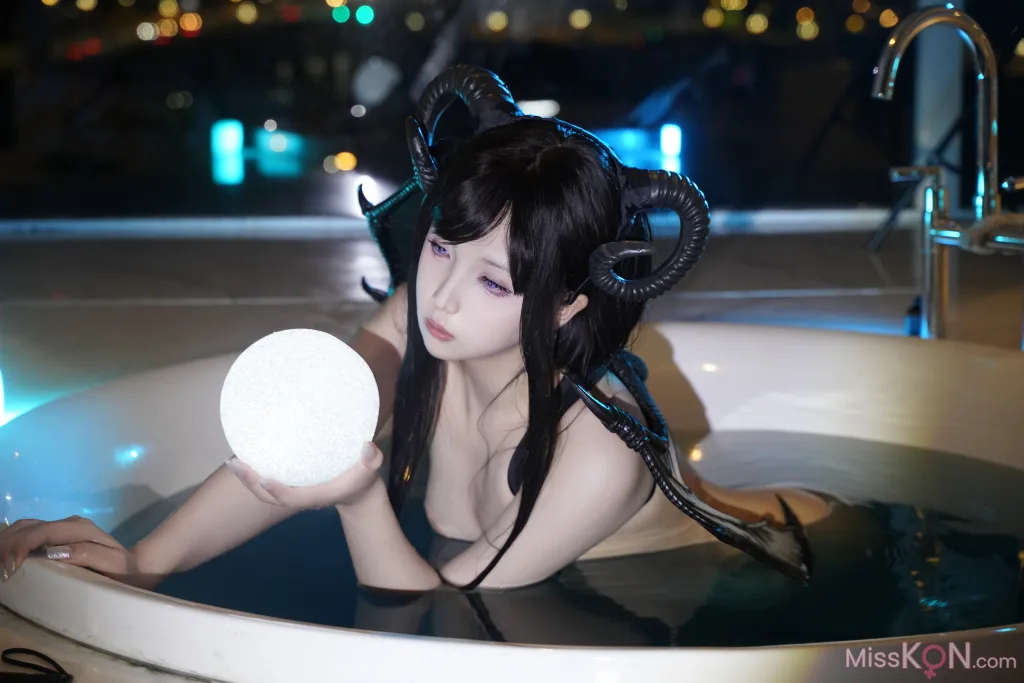 Coser@小和甜酒: 恶魔 (41 photos)
