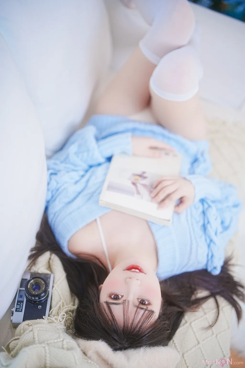 Coser@Tina很妖孽呀: 蓝色秋冬毛衣 (27 photos)