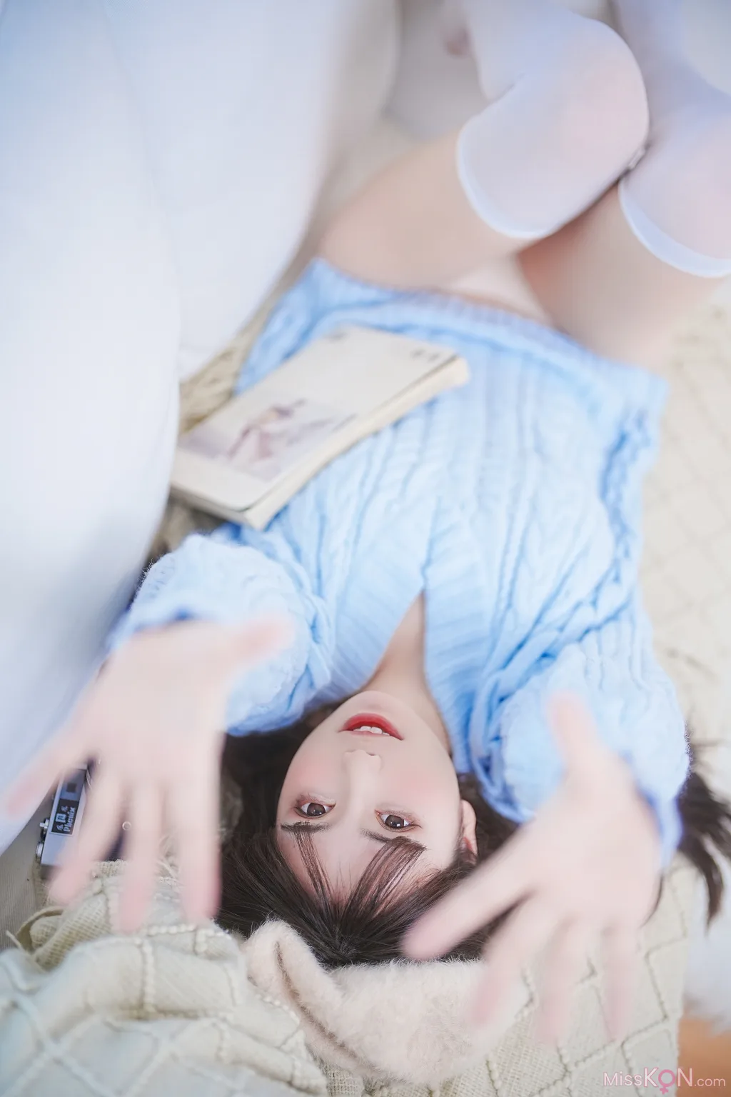 Coser@Tina很妖孽呀: 蓝色秋冬毛衣 (27 photos)