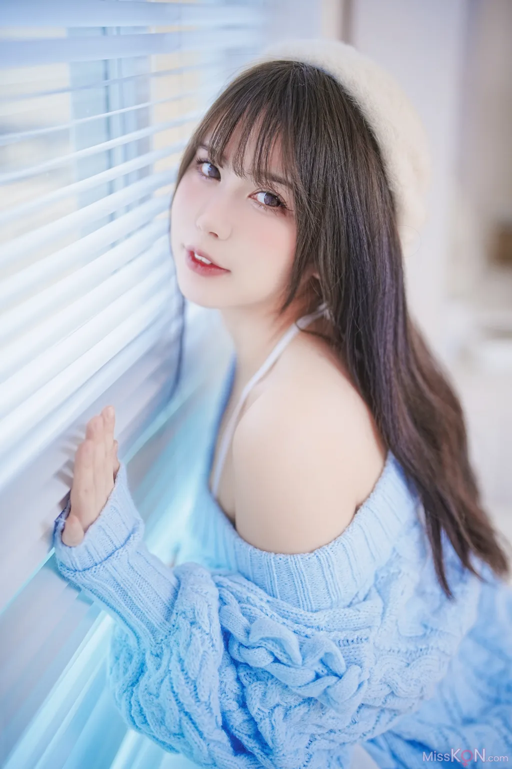 Coser@Tina很妖孽呀: 蓝色秋冬毛衣 (27 photos)