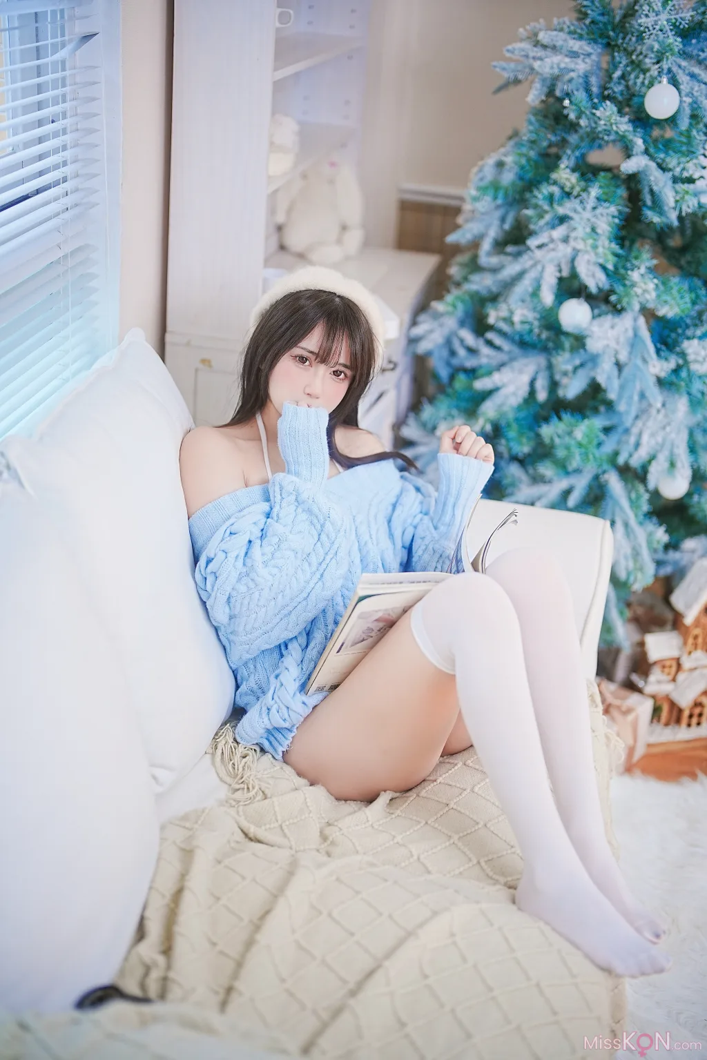 Coser@Tina很妖孽呀: 蓝色秋冬毛衣 (27 photos)