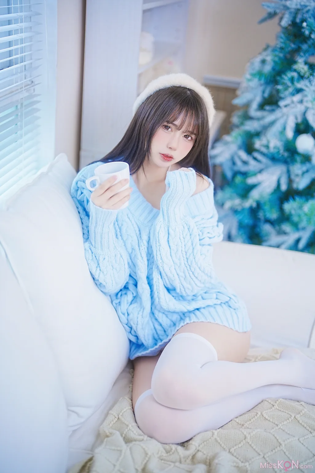 Coser@Tina很妖孽呀: 蓝色秋冬毛衣 (27 photos)
