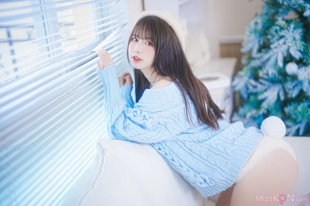 Coser@Tina很妖孽呀: 蓝色秋冬毛衣 (27 photos)