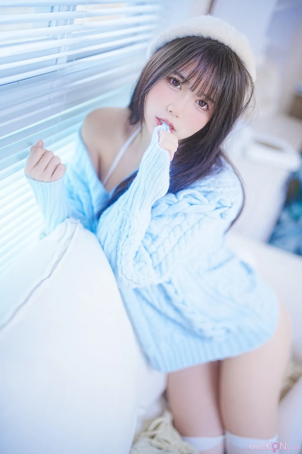 Coser@Tina很妖孽呀: 蓝色秋冬毛衣 (27 photos)
