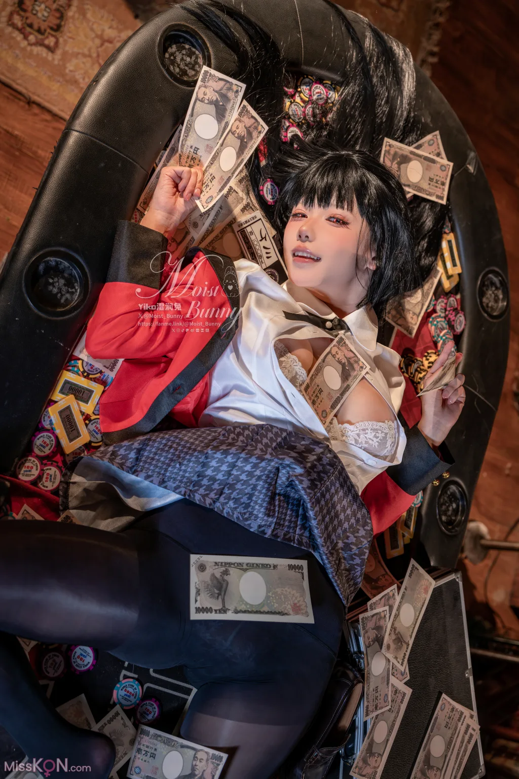 Coser@黏黏团子兔: 狂赌之梦 (91 photos )