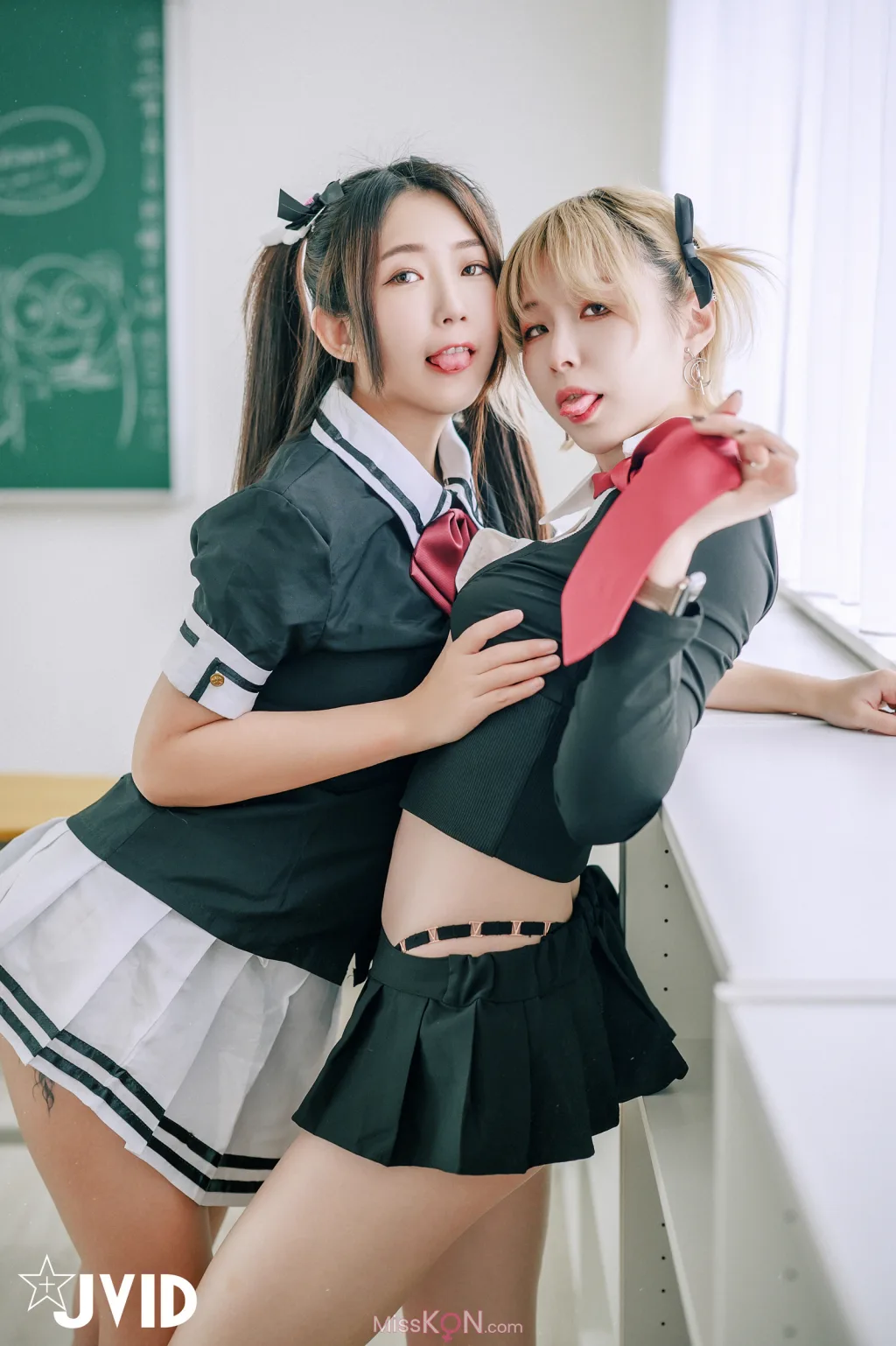 [JVID] 黎菲儿 &amp; 黎茉: 情欲校园补考日-女学生在教室嬉闹-相互探索身体-性欲高涨 (171 photos)
