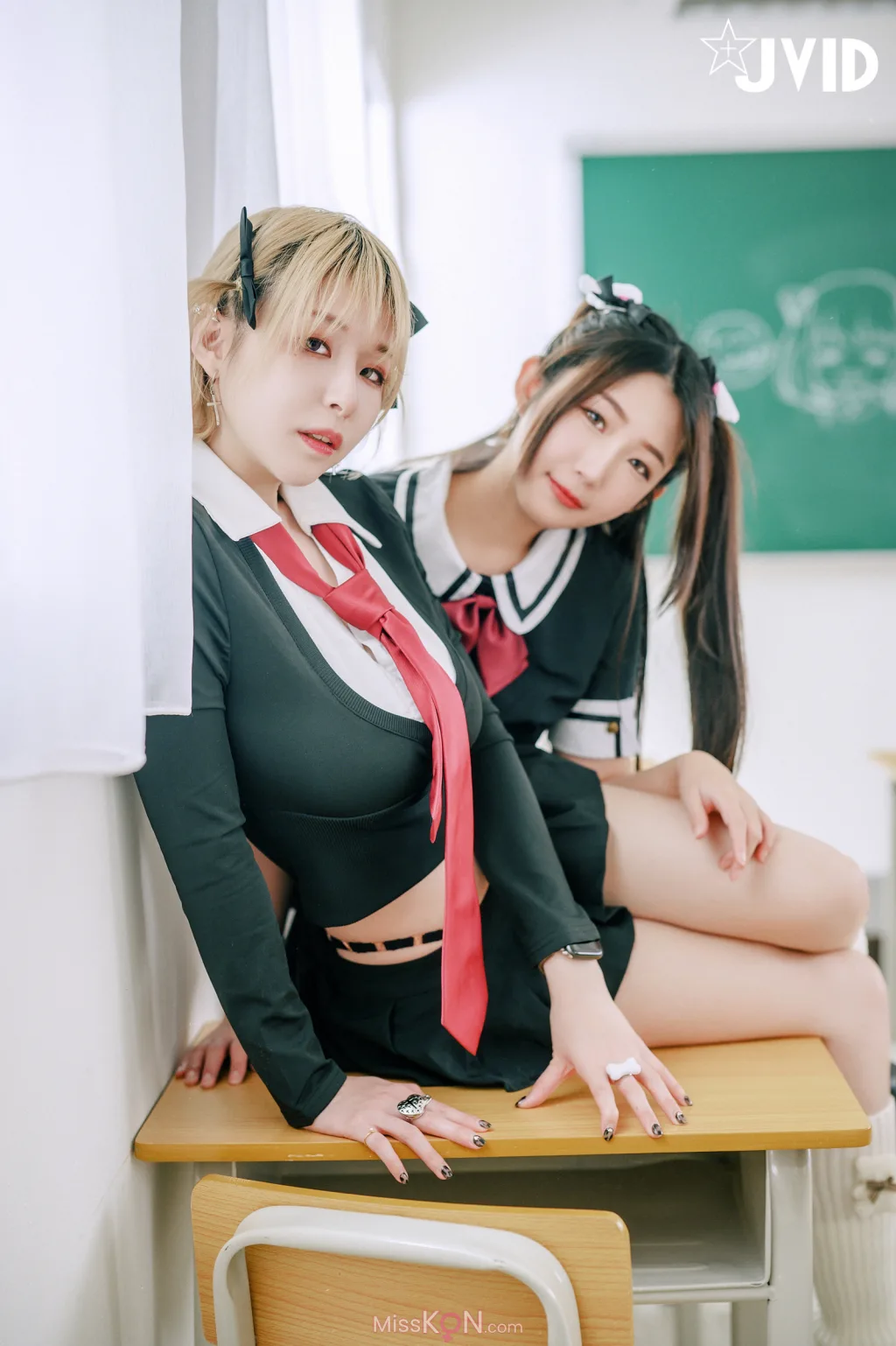 [JVID] 黎菲儿 &amp; 黎茉: 情欲校园补考日-女学生在教室嬉闹-相互探索身体-性欲高涨 (171 photos)