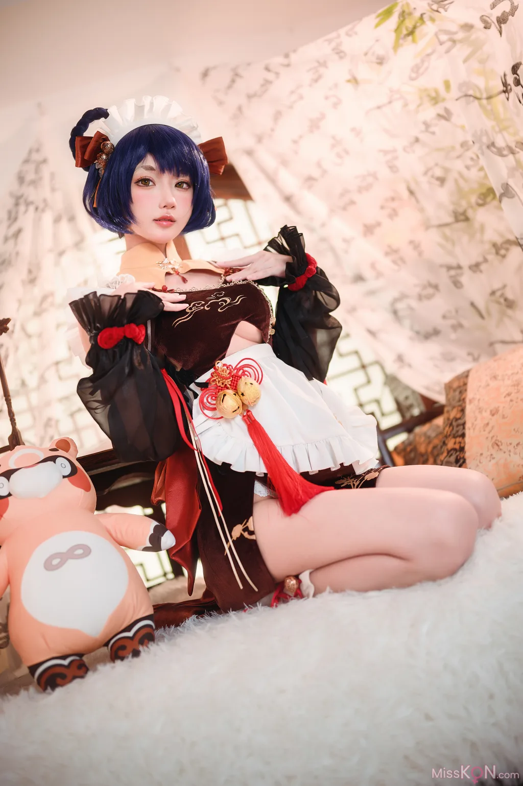 Coser@阿包也是兔娘: 香菱女仆 (41 photos)