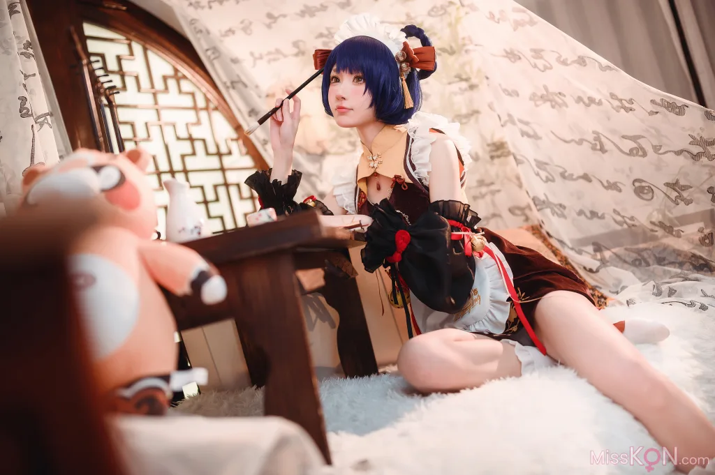 Coser@阿包也是兔娘: 香菱女仆 (41 photos)