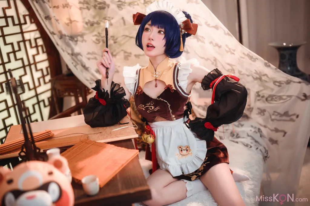 Coser@阿包也是兔娘: 香菱女仆 (41 photos)