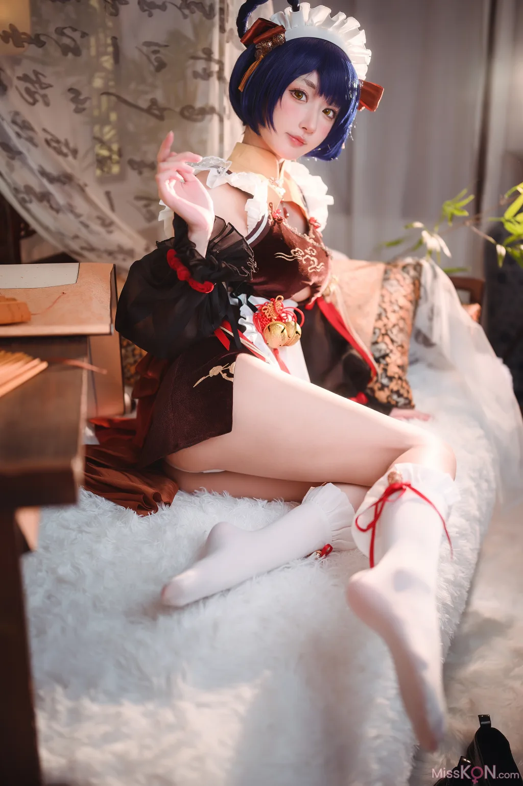 Coser@阿包也是兔娘: 香菱女仆 (41 photos)