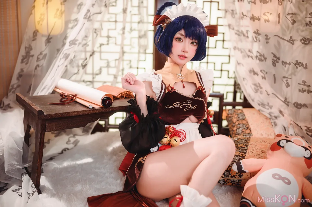 Coser@阿包也是兔娘: 香菱女仆 (41 photos)