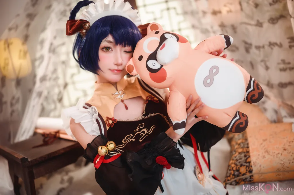 Coser@阿包也是兔娘: 香菱女仆 (41 photos)
