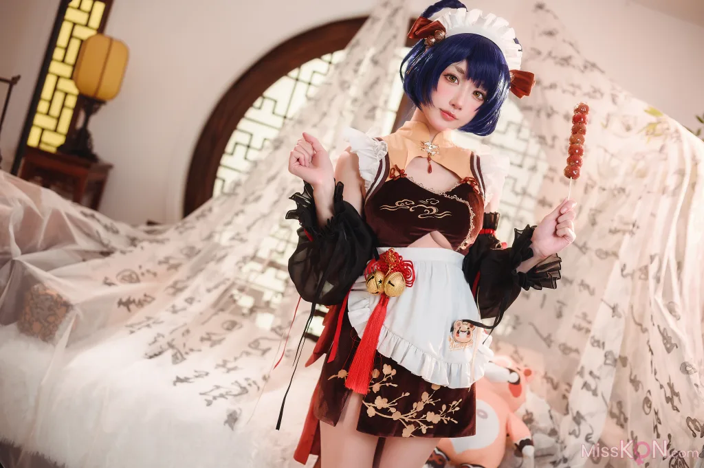 Coser@阿包也是兔娘: 香菱女仆 (41 photos)