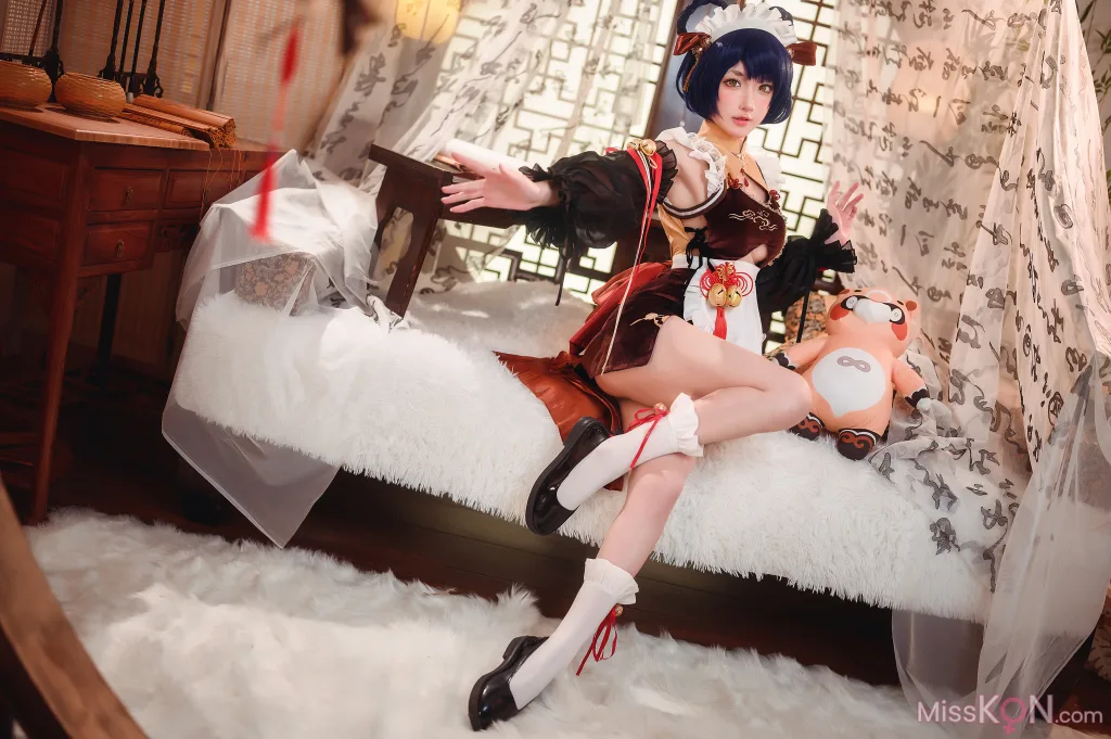 Coser@阿包也是兔娘: 香菱女仆 (41 photos)