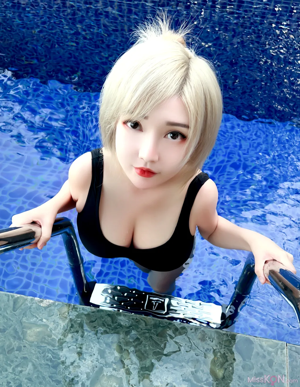 Coser@Potato Godzilla: Casual First Time Skinny Dip NSFW (12 photos)