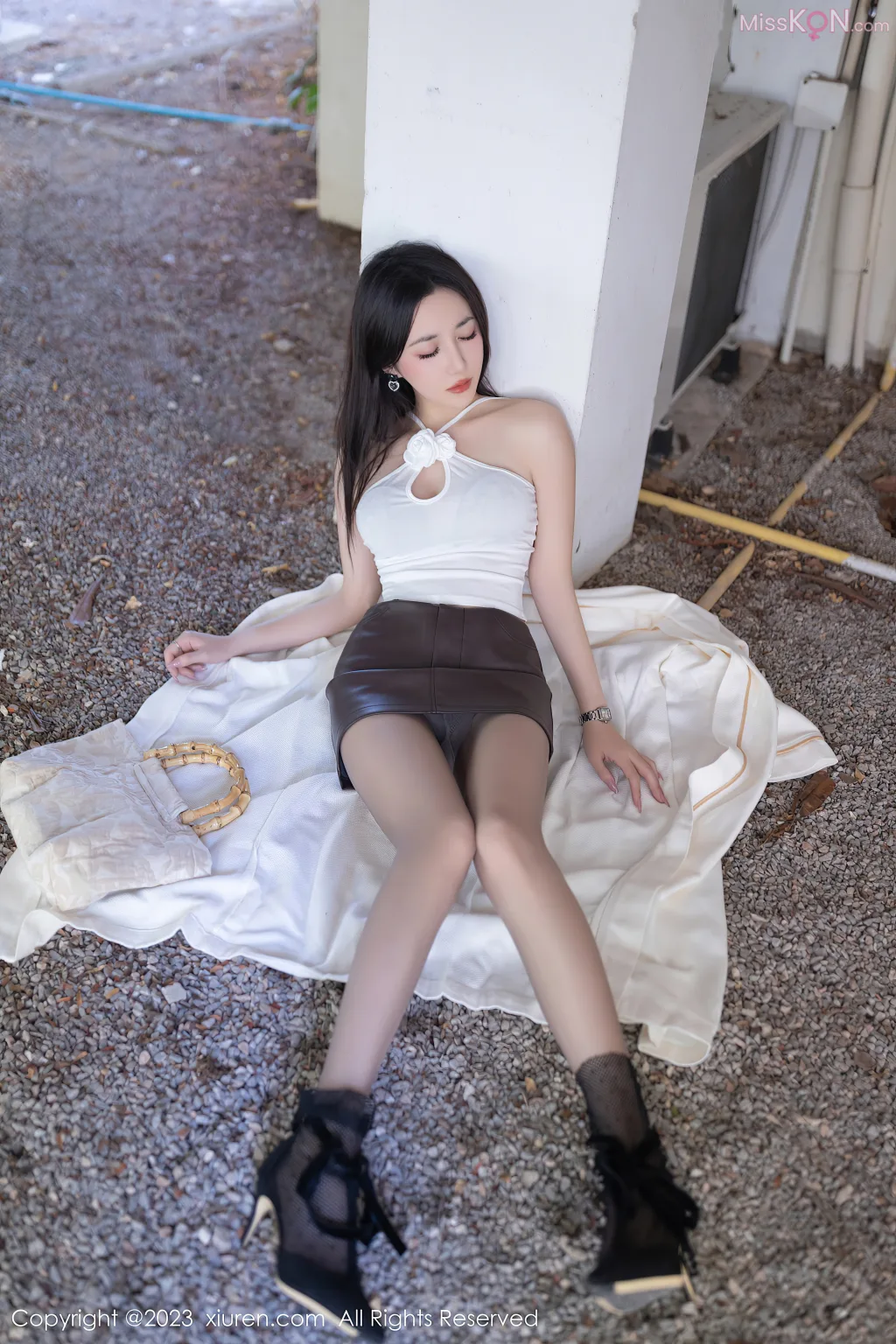 XIUREN No.7886 – 7895 (793 photos)