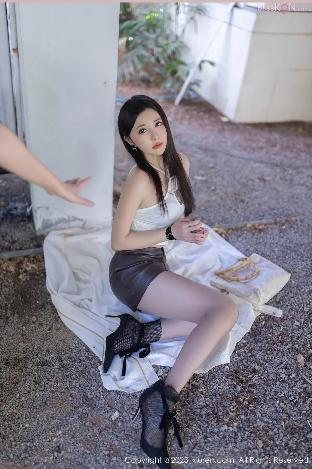 XIUREN No.7886 – 7895 (793 photos)