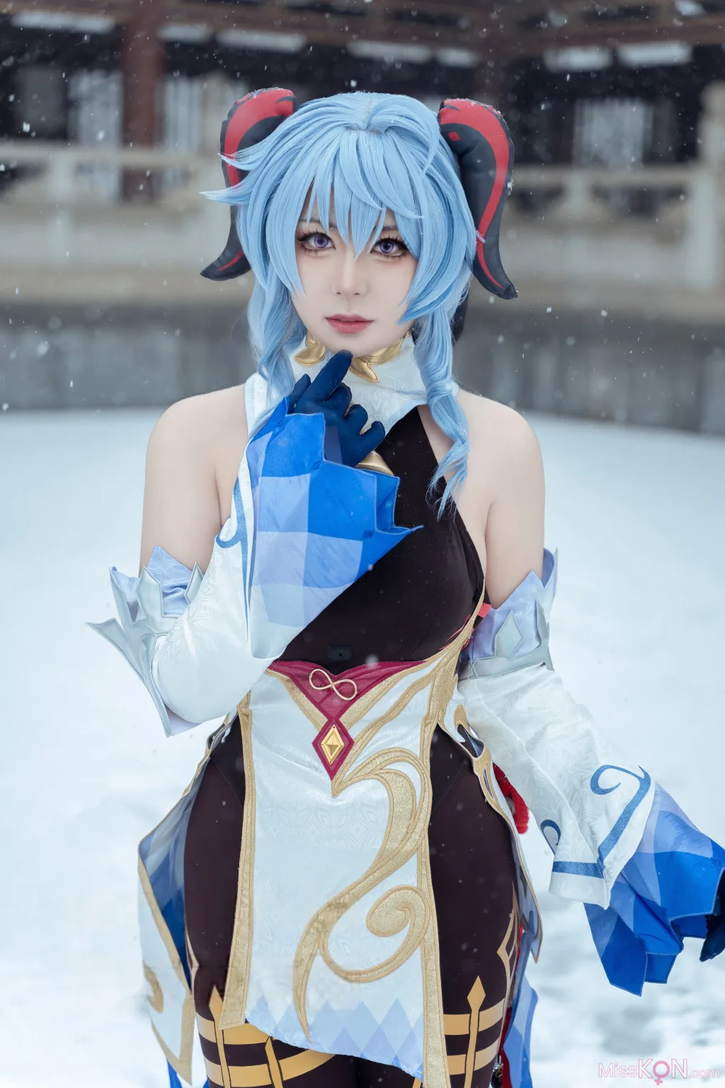 Coser@虎森森: 原神 甘雨 雪景 (42 photos)