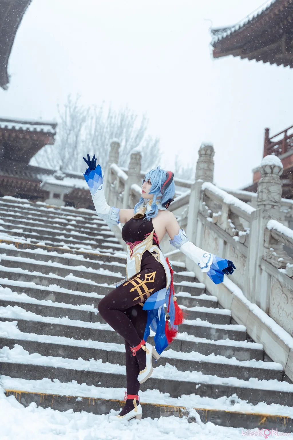 Coser@虎森森: 原神 甘雨 雪景 (42 photos)
