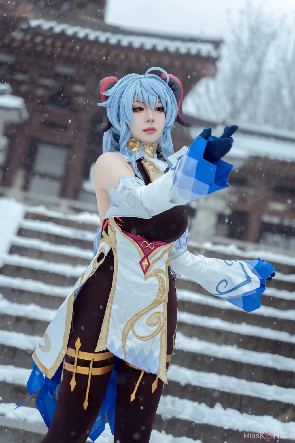 Coser@虎森森: 原神 甘雨 雪景 (42 photos)
