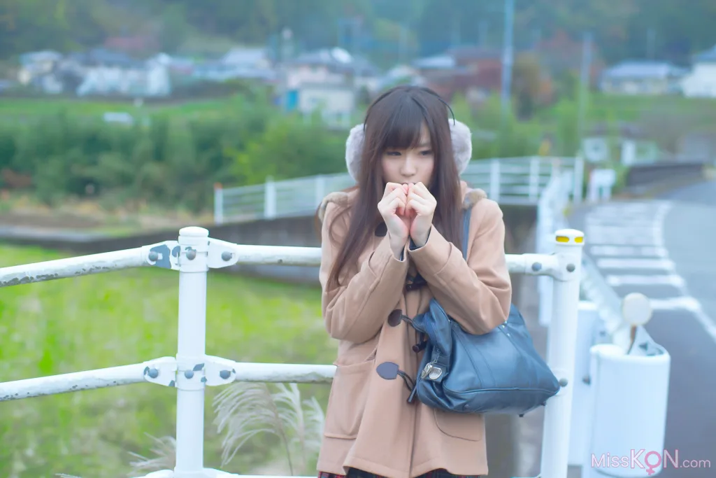 [JP] Megumi Aisaka (逢坂愛): Megu Ism メグ伊豆ム (586 photos)