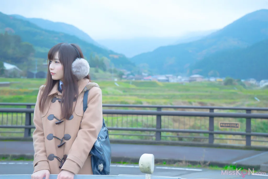[JP] Megumi Aisaka (逢坂愛): Megu Ism メグ伊豆ム (586 photos)