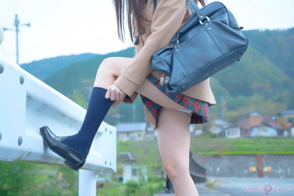 [JP] Megumi Aisaka (逢坂愛): Megu Ism メグ伊豆ム (586 photos)