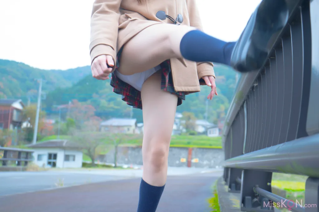 [JP] Megumi Aisaka (逢坂愛): Megu Ism メグ伊豆ム (586 photos)