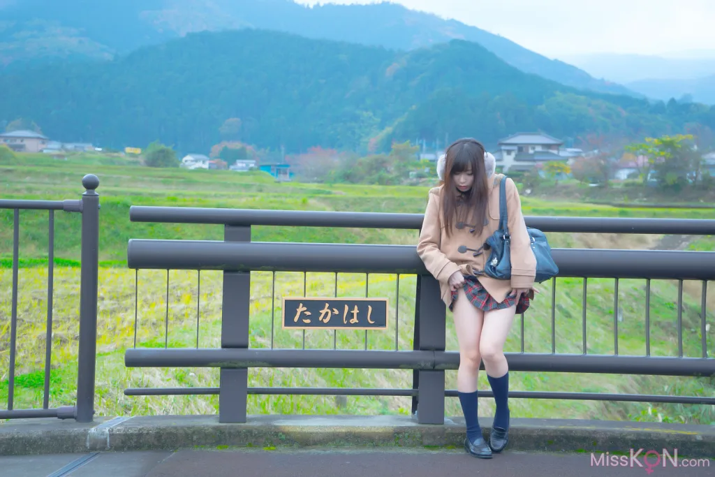 [JP] Megumi Aisaka (逢坂愛): Megu Ism メグ伊豆ム (586 photos)