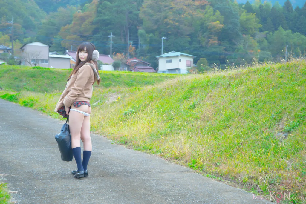[JP] Megumi Aisaka (逢坂愛): Megu Ism メグ伊豆ム (586 photos)