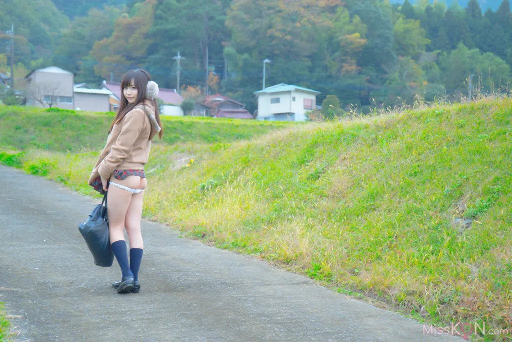 [JP] Megumi Aisaka (逢坂愛): Megu Ism メグ伊豆ム (586 photos)
